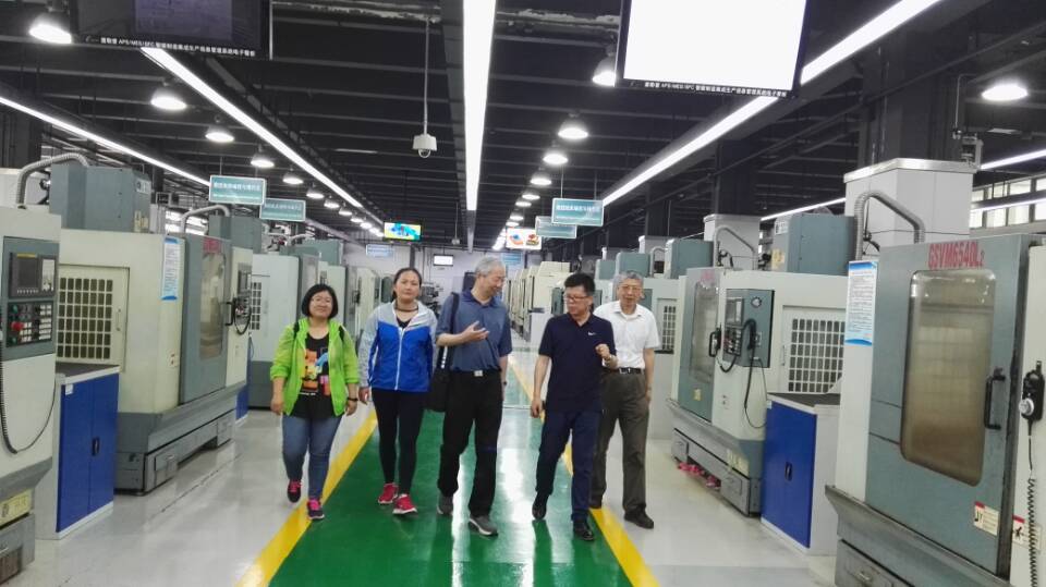 智能制造与信息工程学院赴上海第二工业大学考察学习上海网络与信息学科建设经验